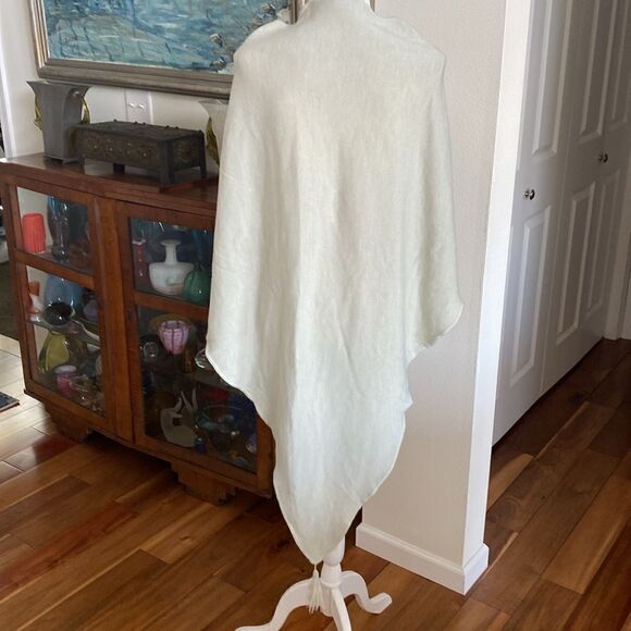 Vintage Linda Lunndstrom shawl - Picture 4 of 5